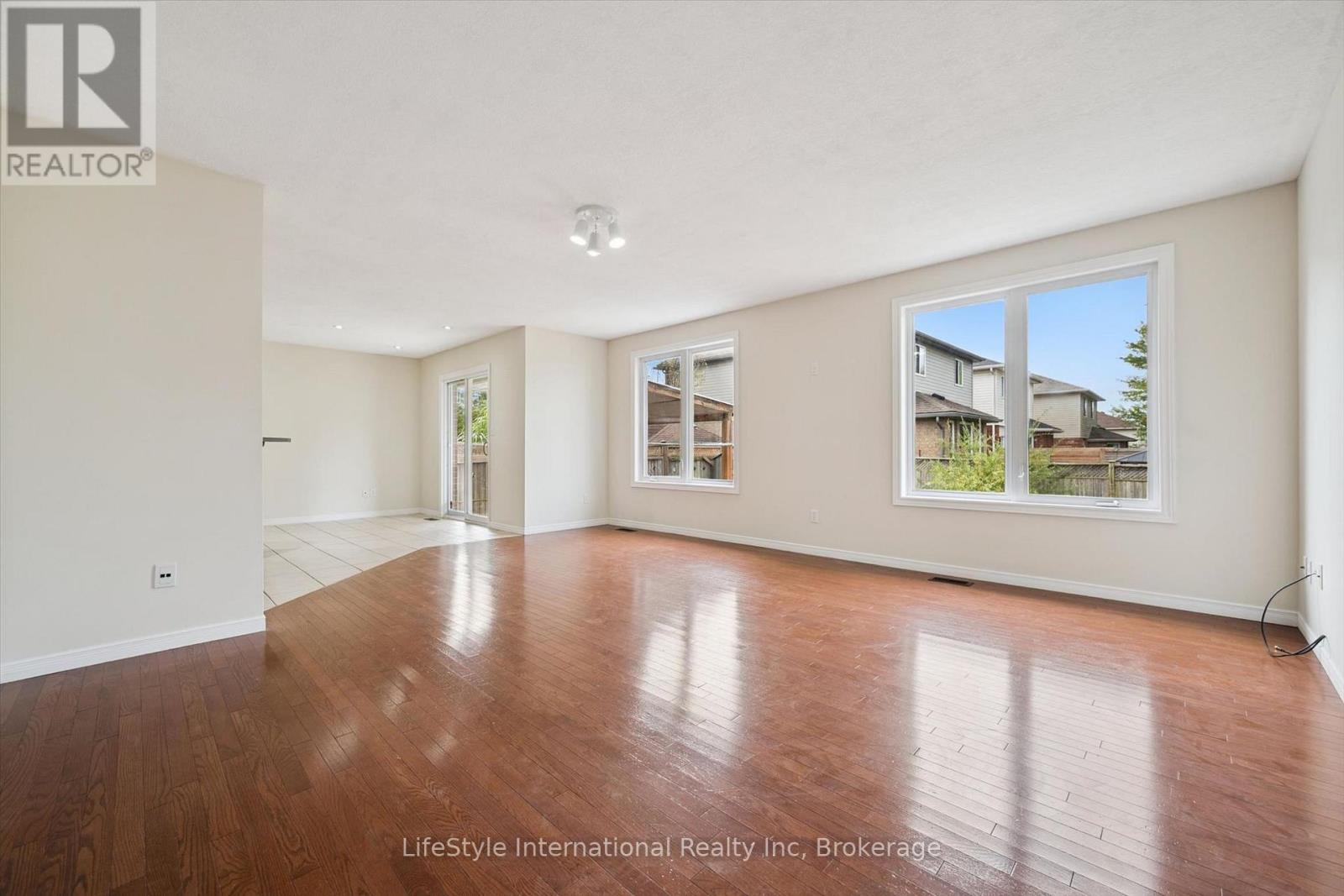 4 DAVIS STREET - 16