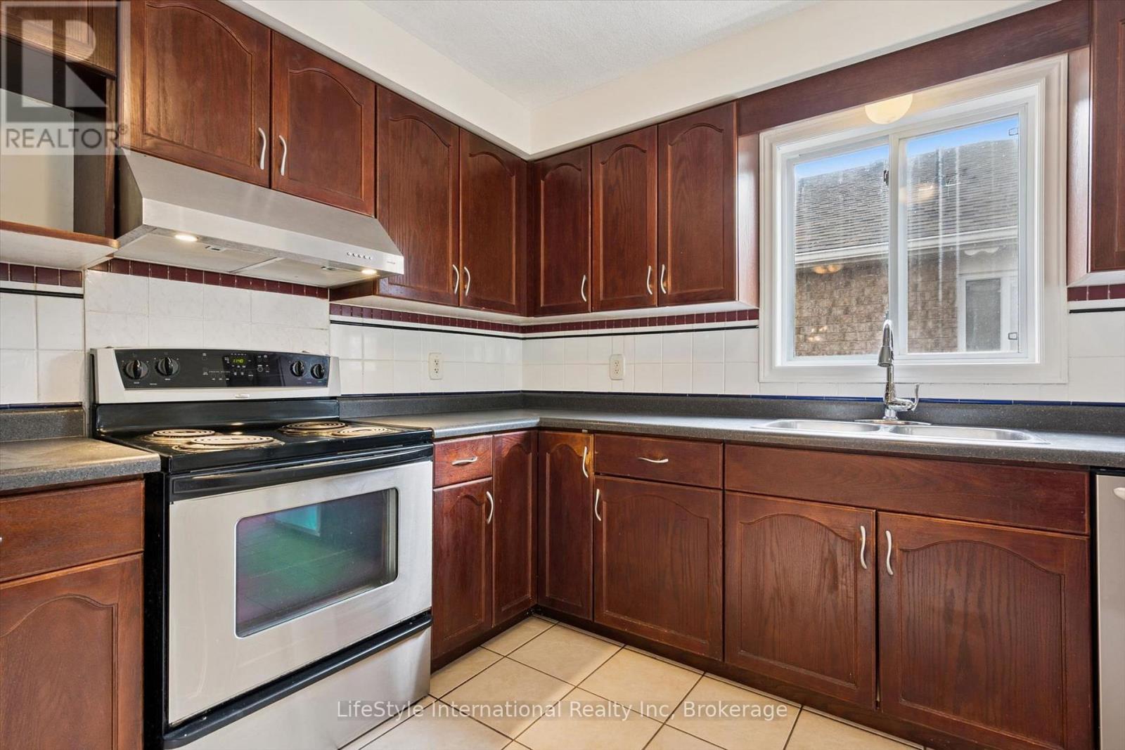 4 DAVIS STREET - 23