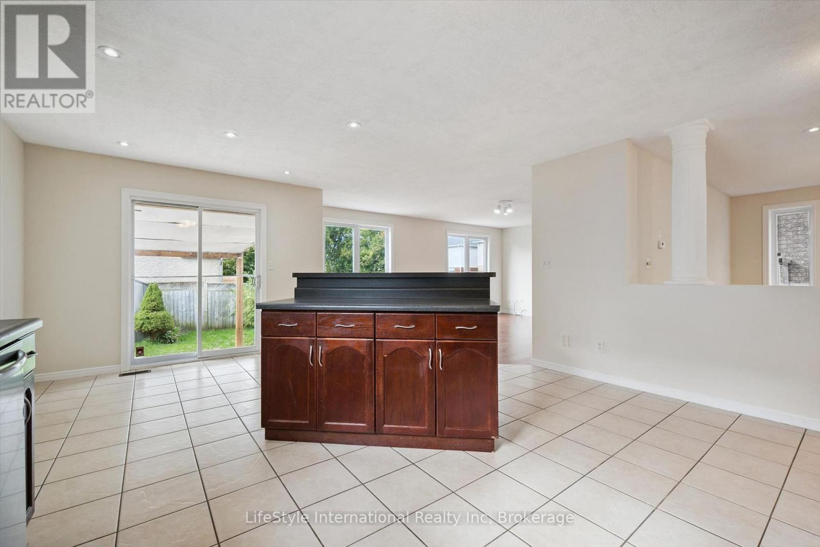 4 DAVIS STREET - 24