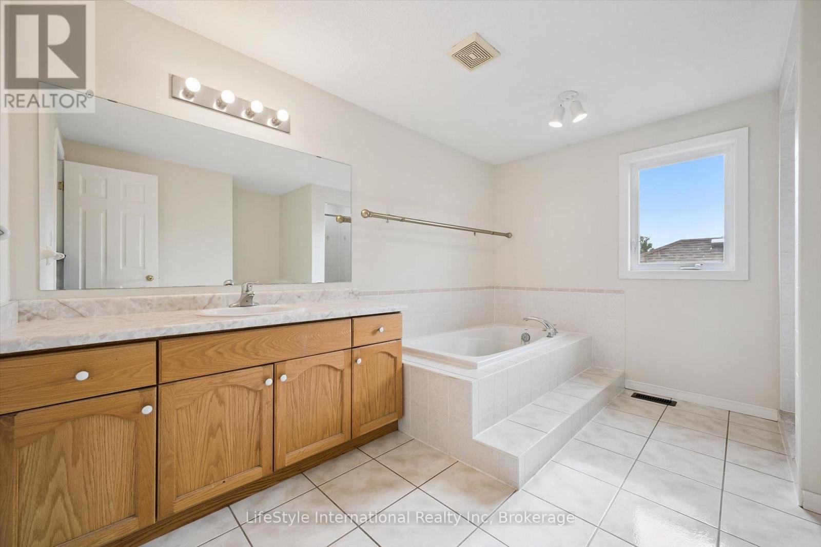 4 DAVIS STREET - Image 33