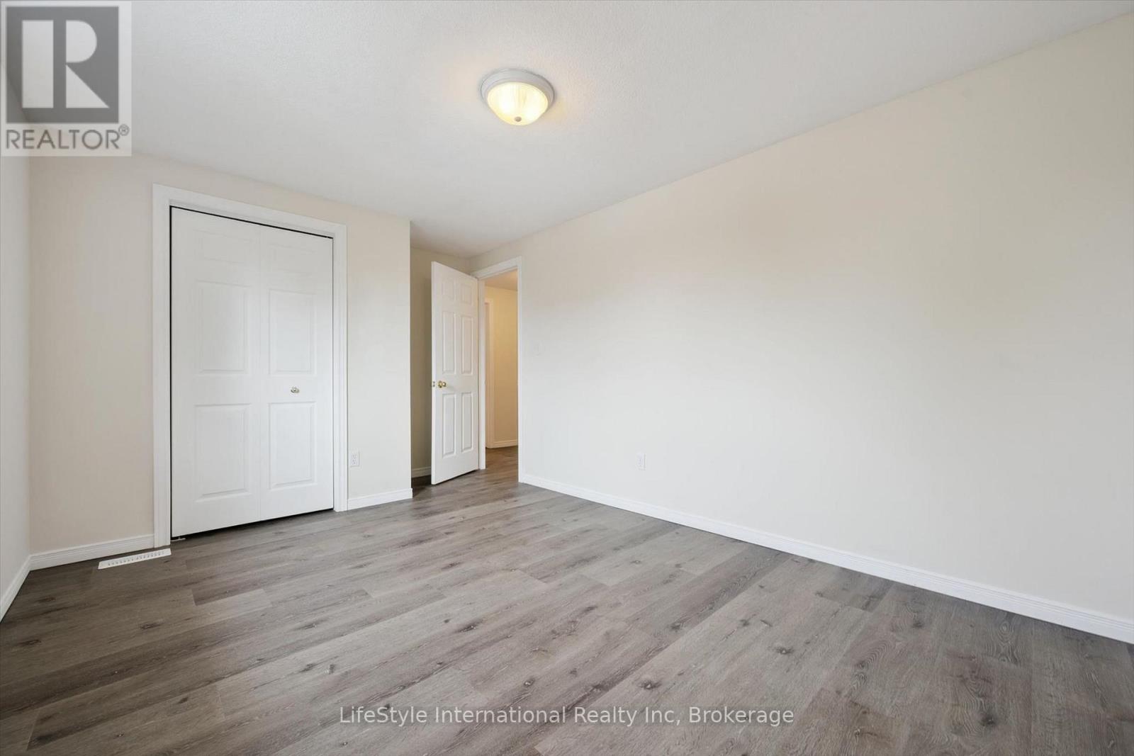 4 DAVIS STREET - Image 39