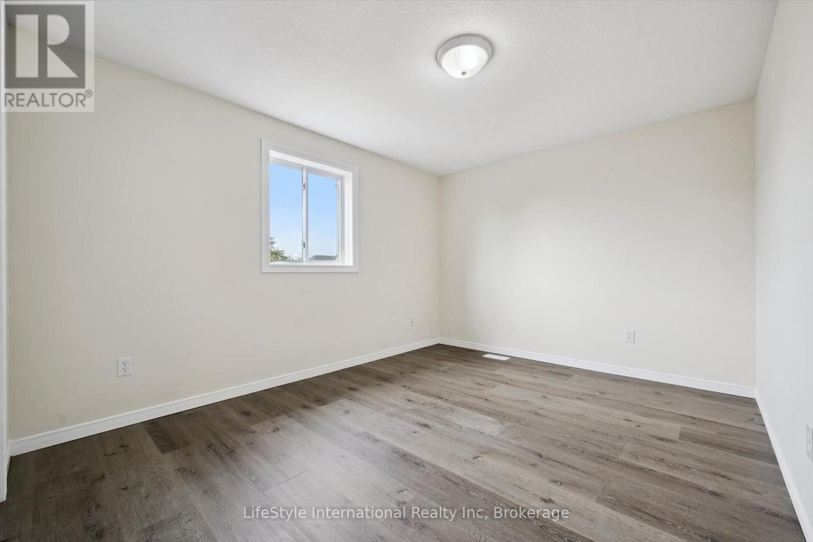4 DAVIS STREET - 40