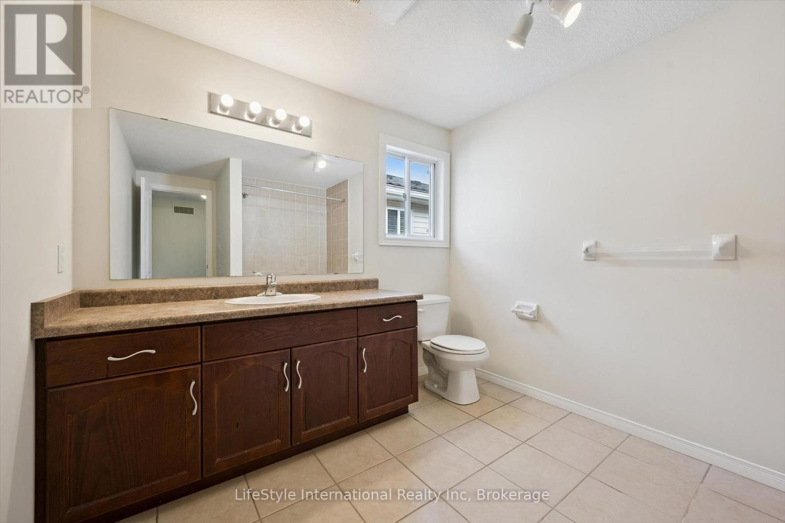 4 DAVIS STREET - Image 42