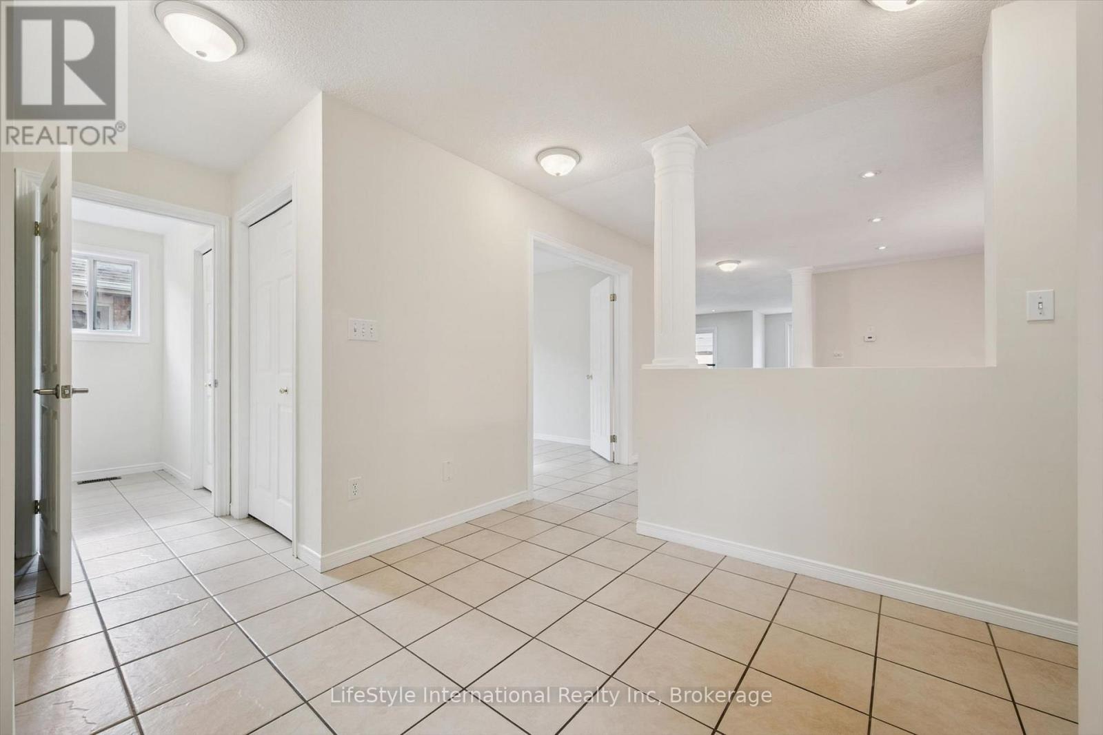 4 DAVIS STREET, Guelph (Grange Road) — photo 8
