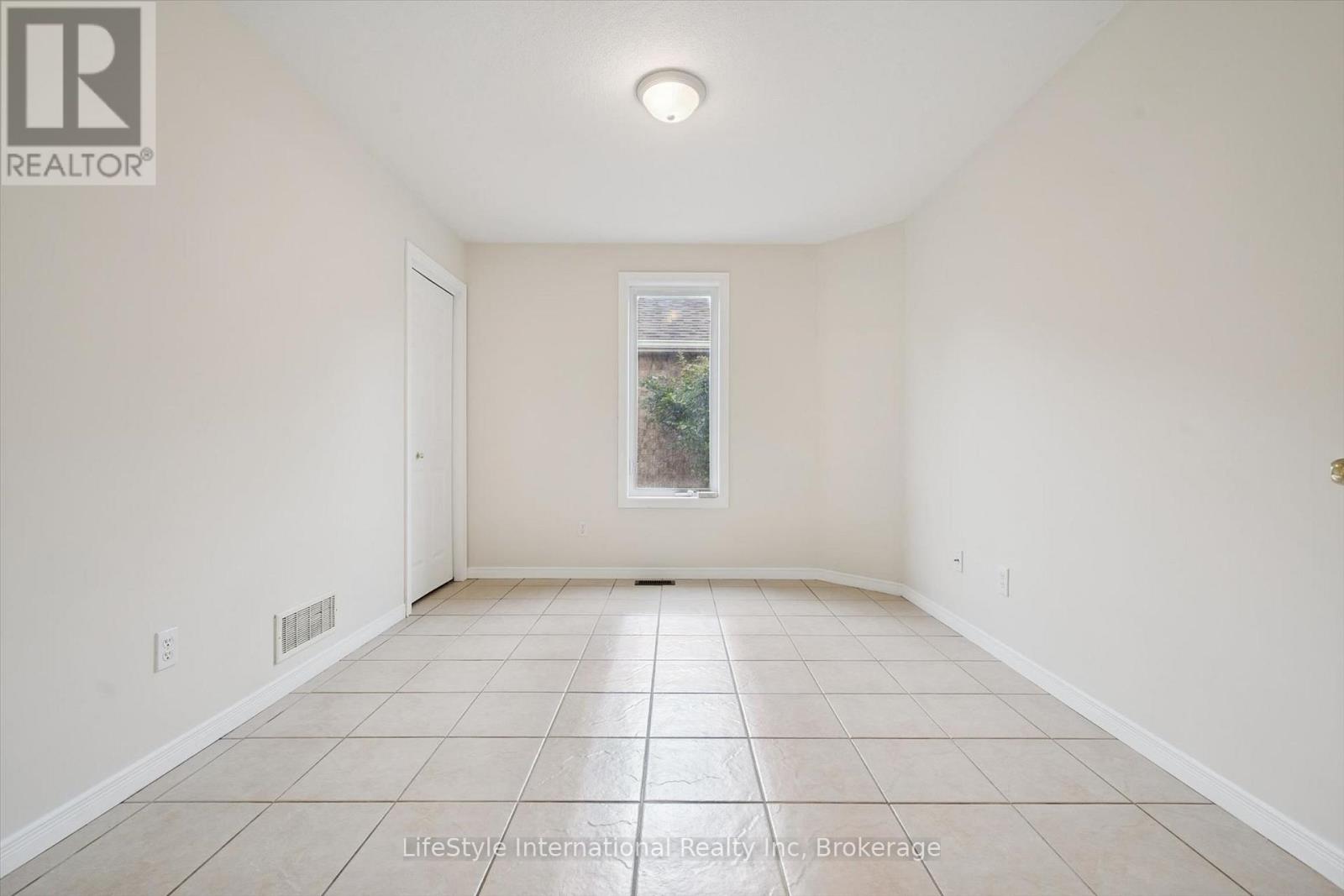 4 DAVIS STREET - 9