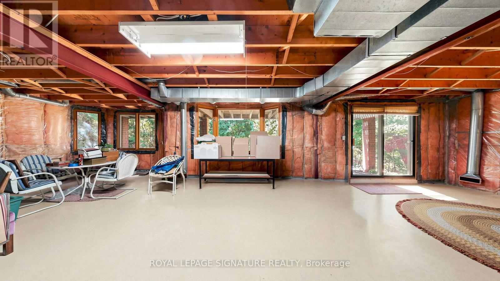 8 ROYAL GARDEN BOULEVARD - Image 37