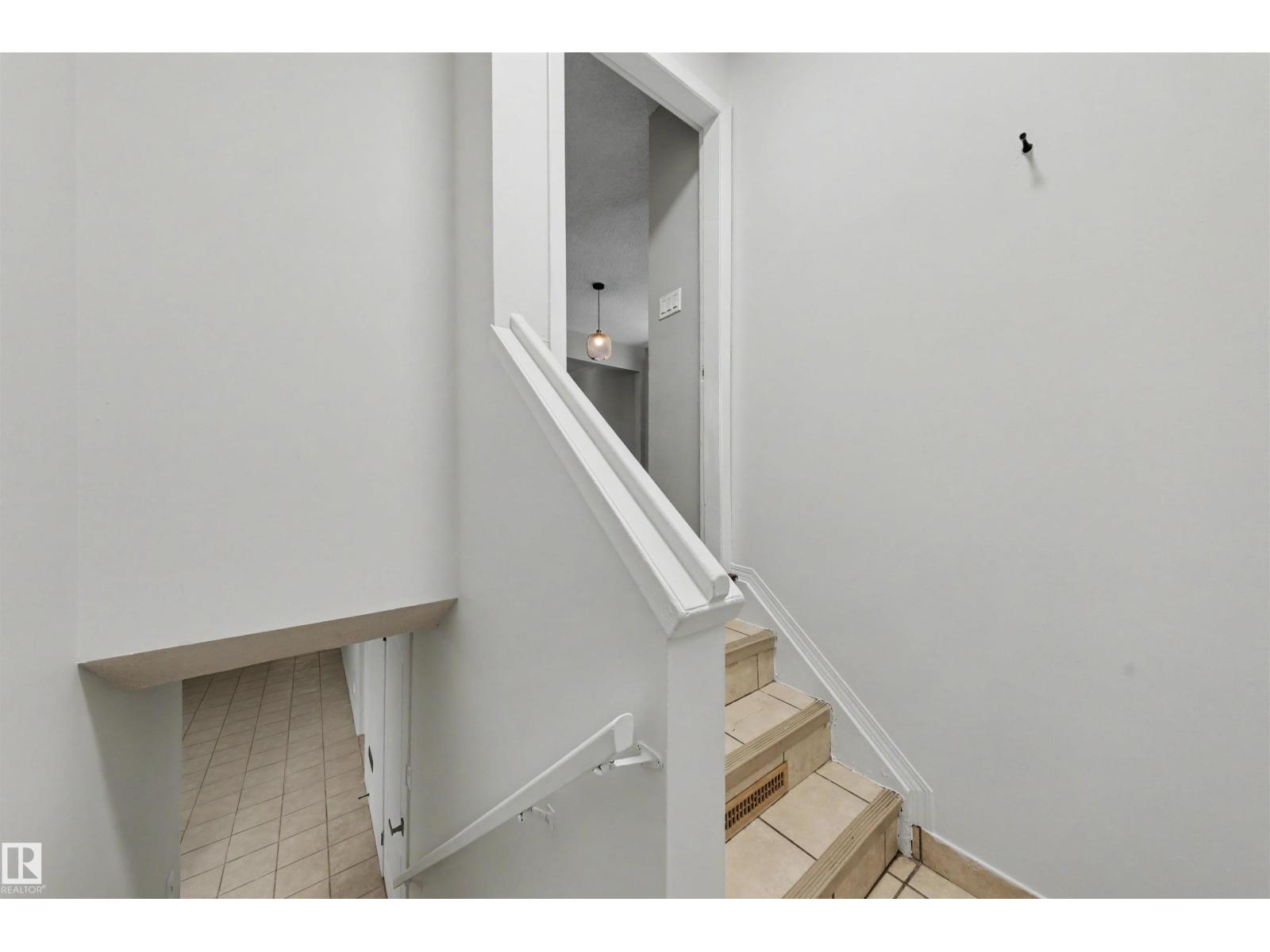 12944 117 ST NW - 18