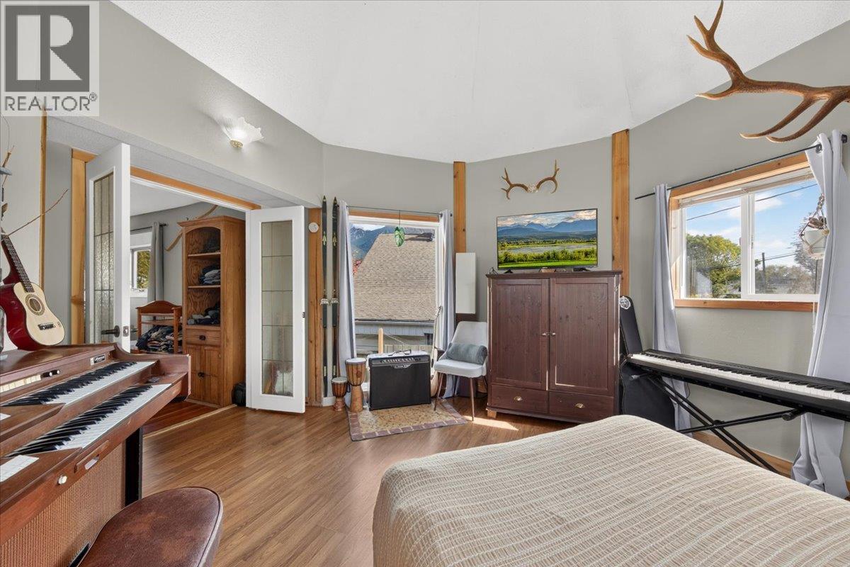 4895 Selkirk Avenue - Image 17