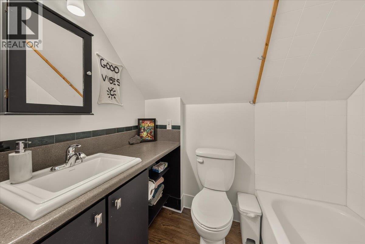 4895 Selkirk Avenue - Image 22