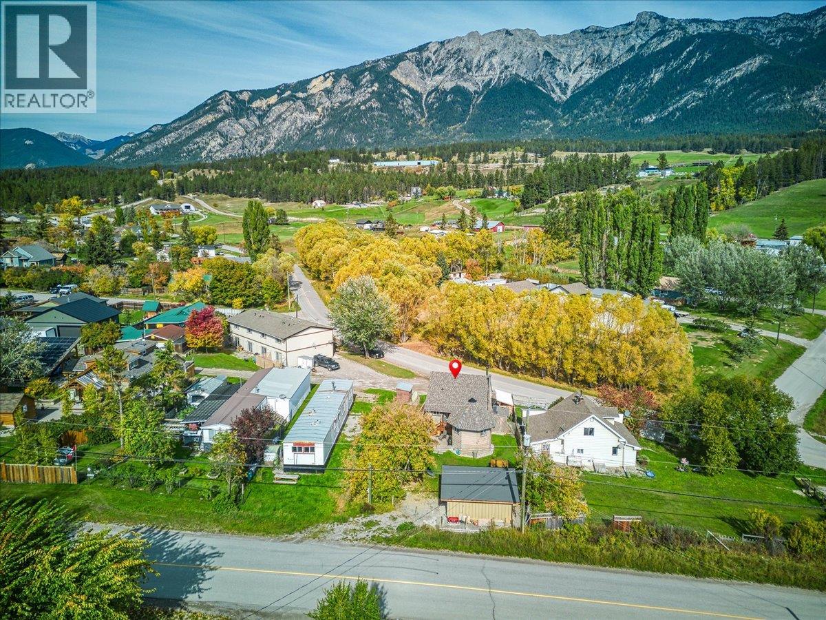 4895 Selkirk Avenue - 34