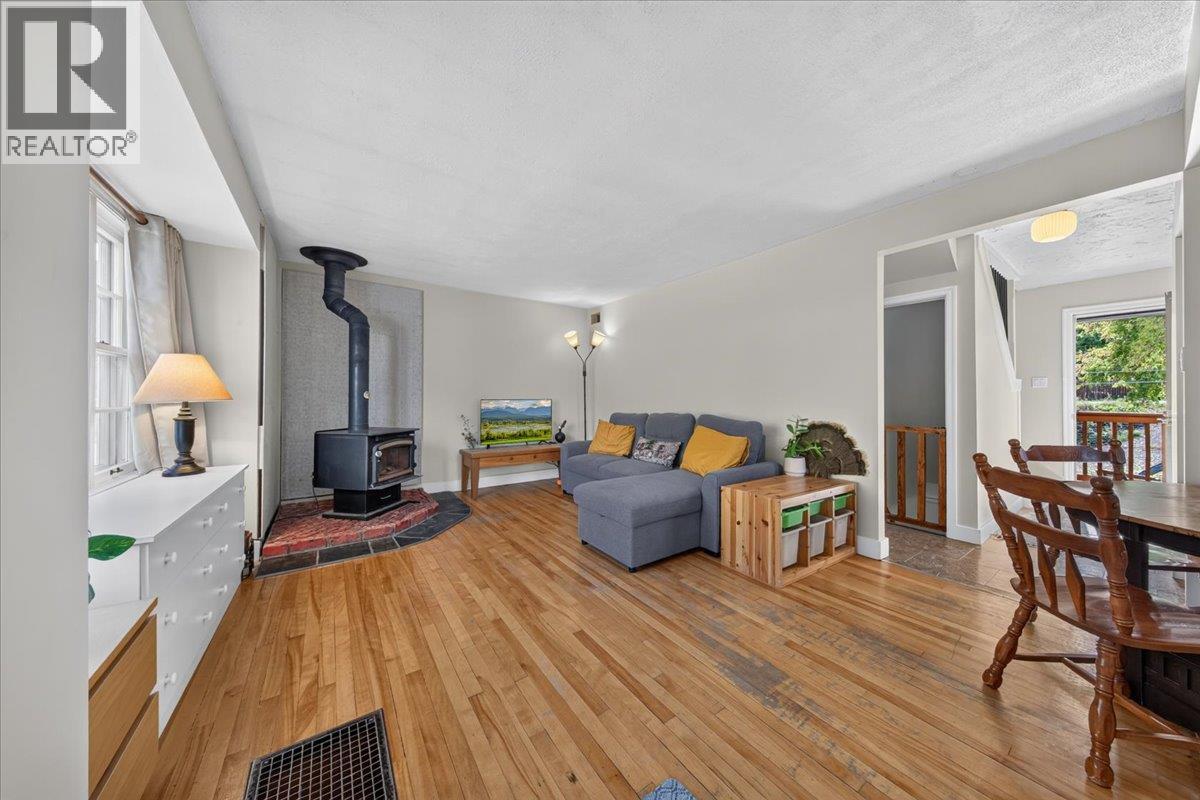 4895 Selkirk Avenue - Image 35