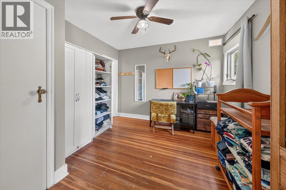 4895 Selkirk Avenue - Image 45