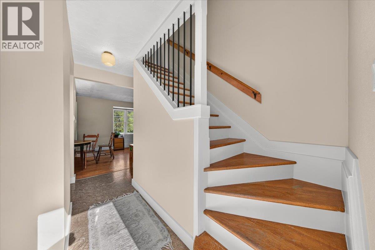 4895 Selkirk Avenue - Image 49