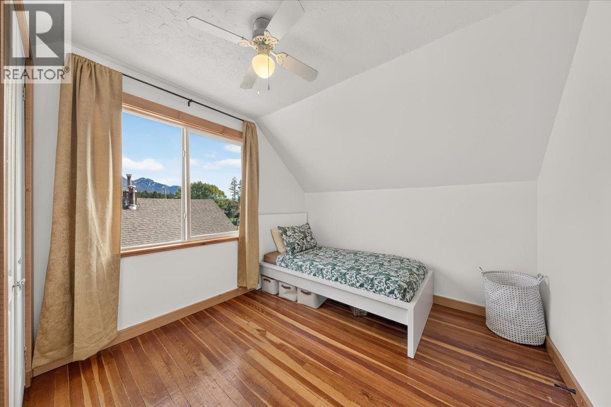 4895 Selkirk Avenue - Image 50