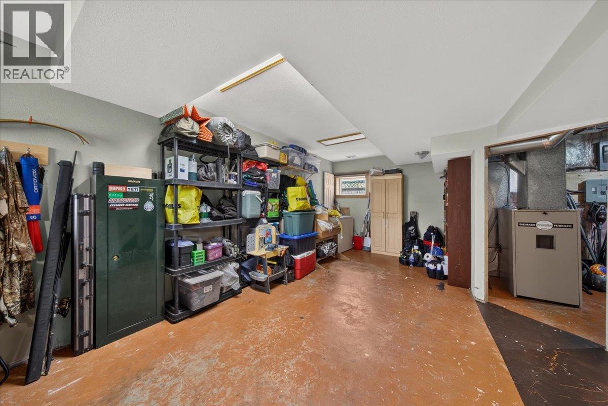 4895 Selkirk Avenue - 55