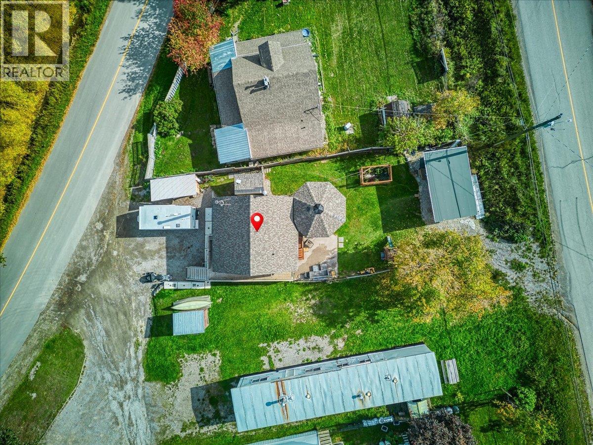 4895 Selkirk Avenue - 64