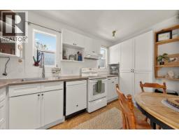 4895 Selkirk Avenue, Edgewater, BC V0A1E0 Photo 11