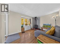 4895 Selkirk Avenue, Edgewater, BC V0A1E0 Photo 36