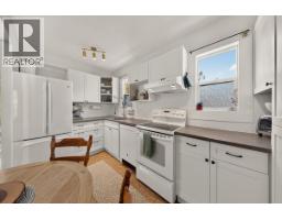 4895 Selkirk Avenue, Edgewater, BC V0A1E0 Photo 40