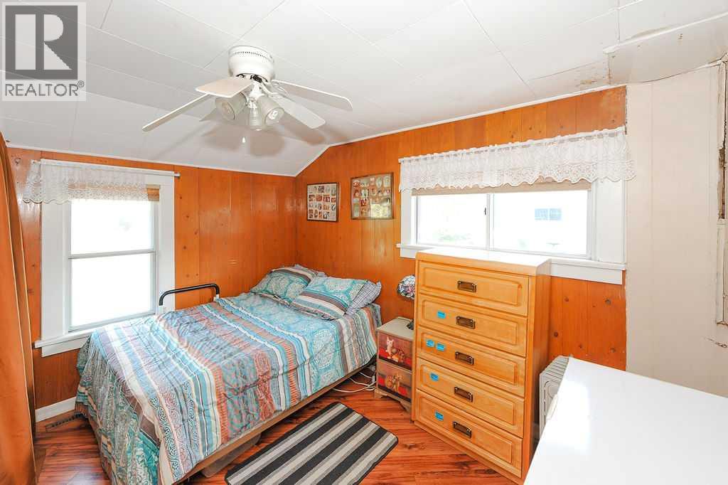Listing photo – 5201 50 Street, Daysland