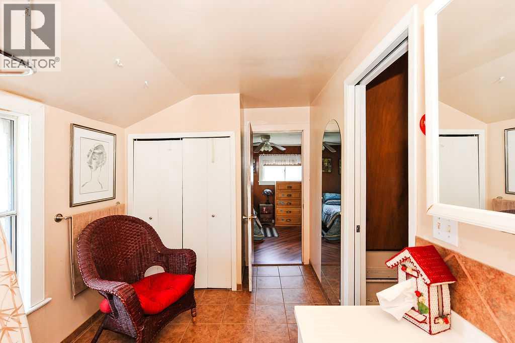 Listing photo – 5201 50 Street, Daysland
