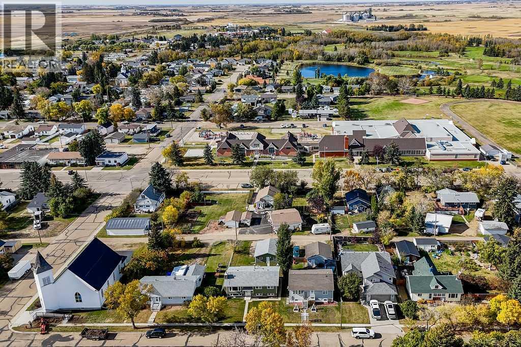 Listing photo – 5201 50 Street, Daysland