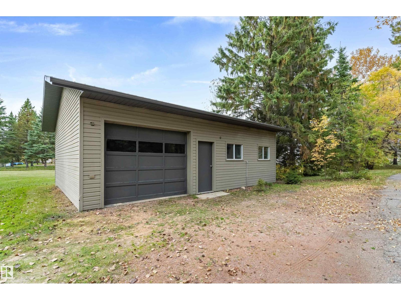 #14 52224 RGE ROAD 275 - 3