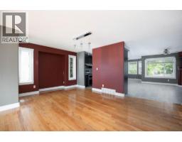 Dining room - 209 Laffont Bay, Fort Mcmurray, AB T9M2R3 Photo 6
