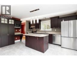 Living room - 209 Laffont Bay, Fort Mcmurray, AB T9M2R3 Photo 10