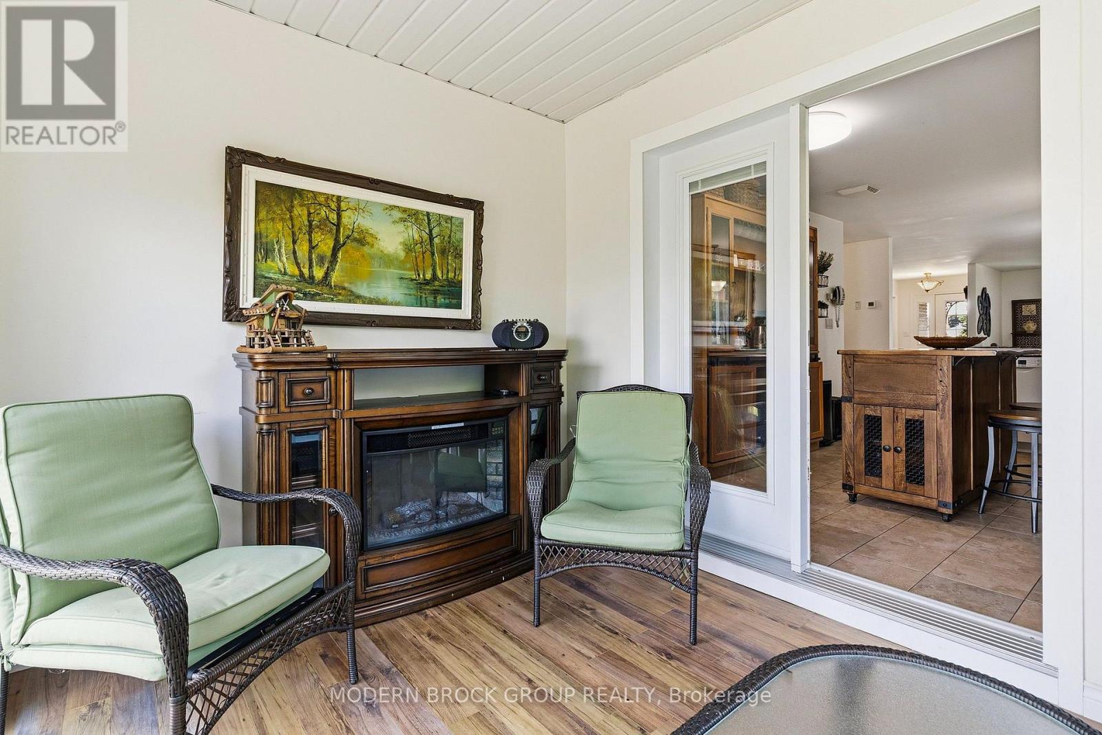 36 HILLCREST DRIVE - 20