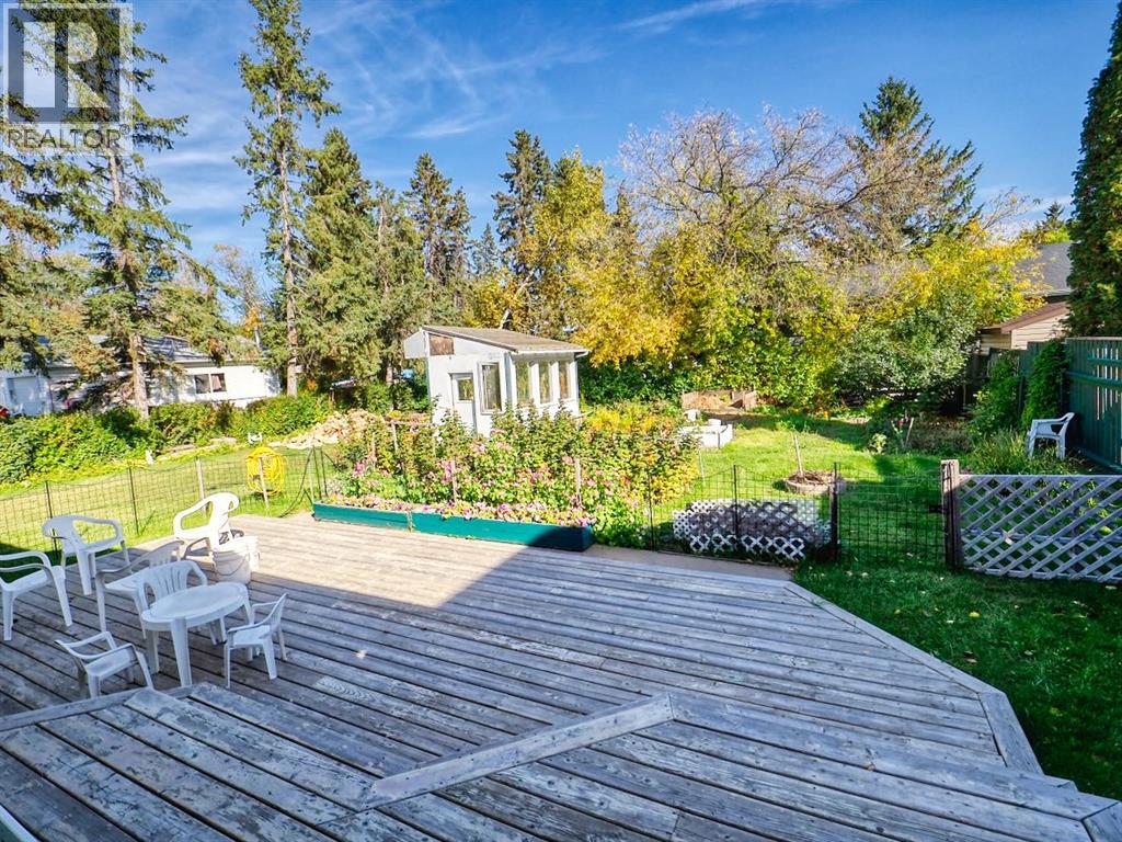 Listing photo – 416 11 Avenue N, Three Hills