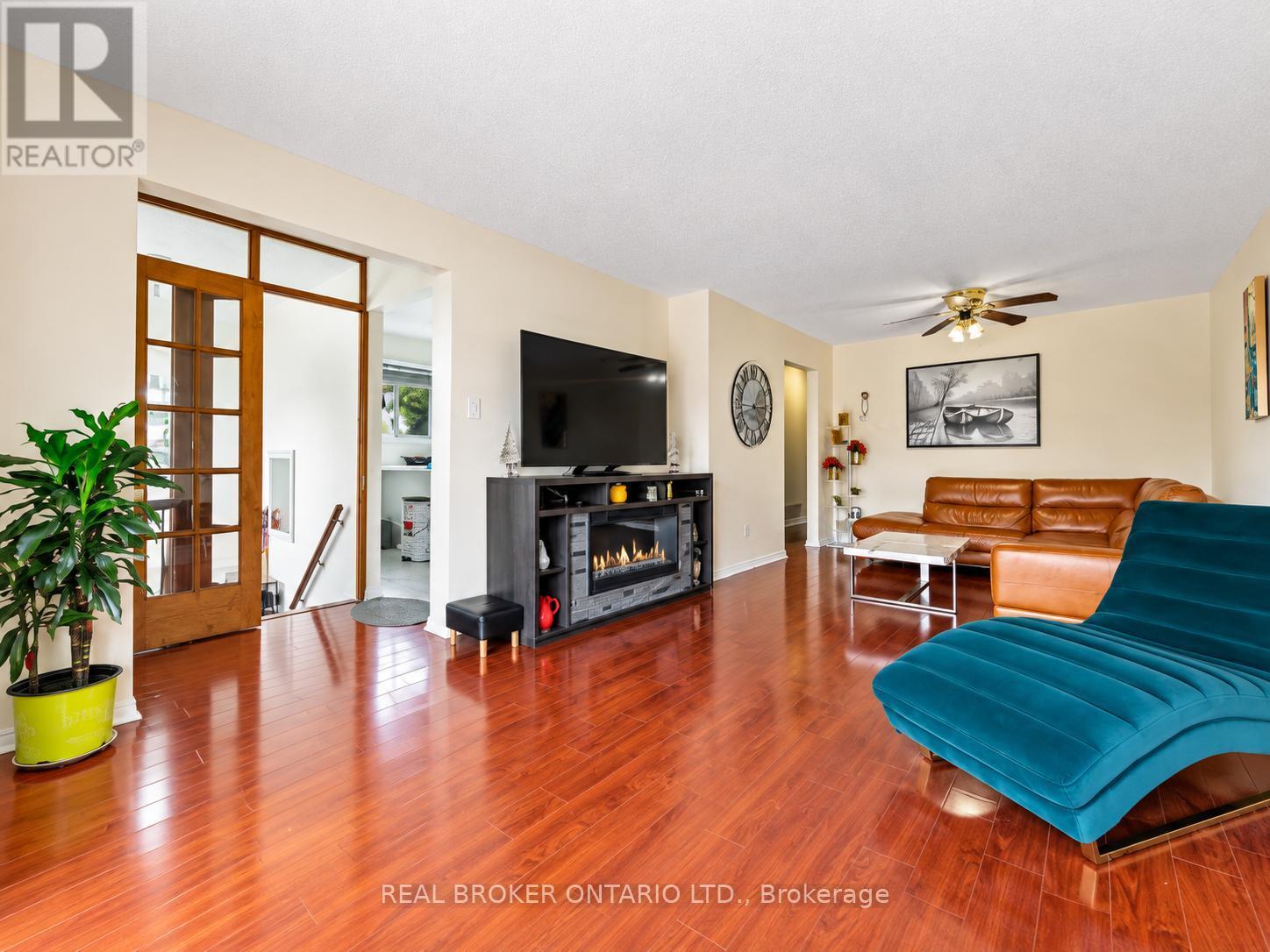 54 MILLHOUSE CRESCENT - 4