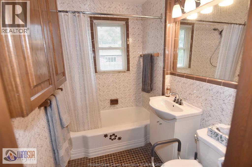 1534 PILLETTE ROAD - 17