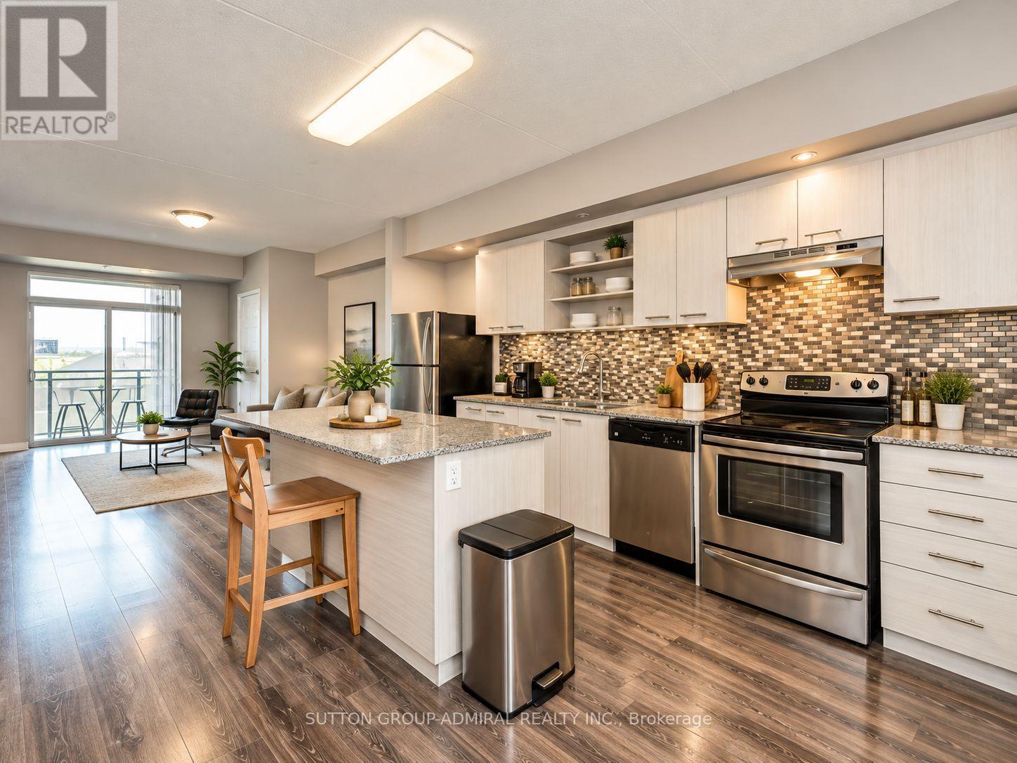 506- 8 Hickory Street West, Waterloo, ON photo 2