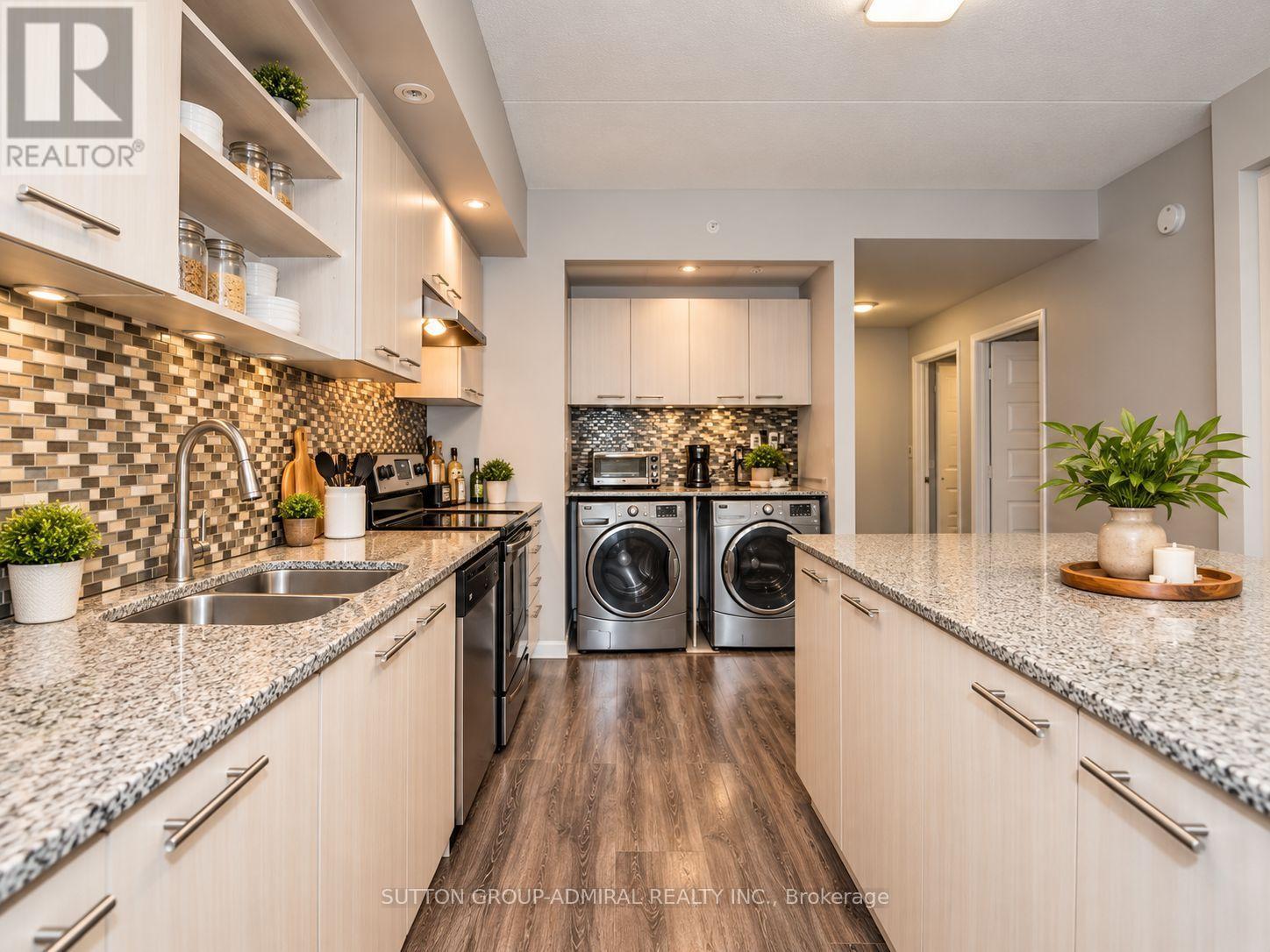 506- 8 Hickory Street West, Waterloo, ON photo 3