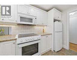 Primary Bedroom - 2066 Brant Street Unit# 2, Burlington, ON L7P3A6 Photo 9