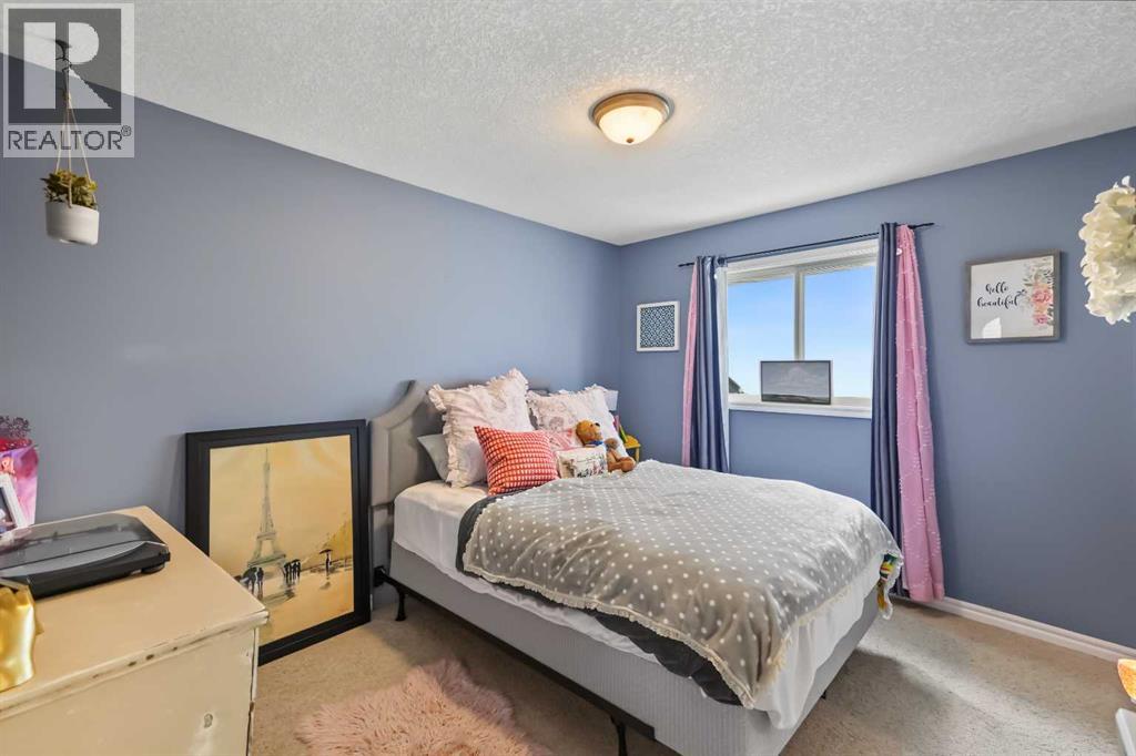 9830 67 Avenue - 11