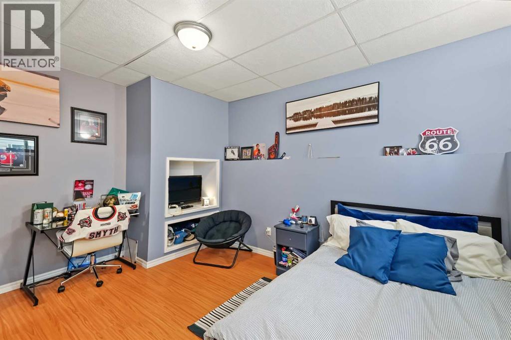 9830 67 Avenue - 21