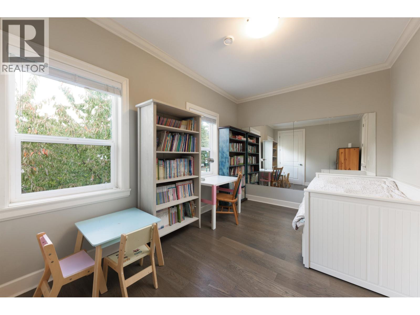 Photo of 1176 E KING EDWARD AVENUE 19