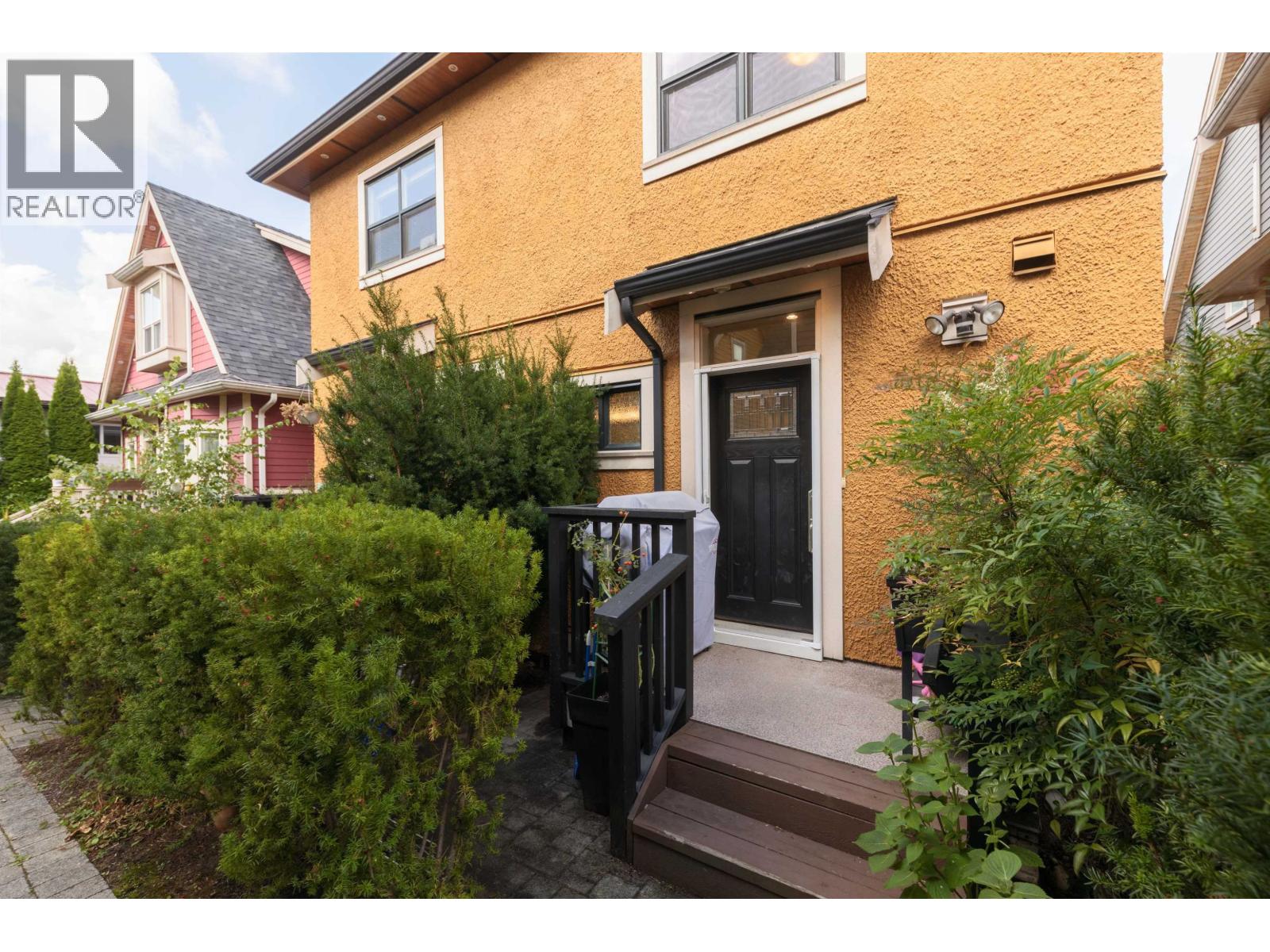 Photo of 1176 E KING EDWARD AVENUE 23