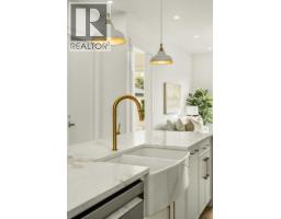 Primary Bedroom - 35 Hendon Drive Nw, Calgary, AB T2K1Y6 Photo 13