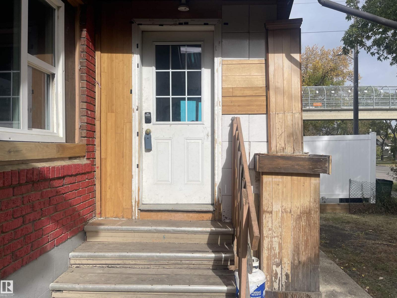 11444 97 ST NW - 2