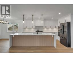 816 Lake Ontario Drive SE - photo 3