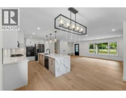 4pc Bathroom - 816 Lake Ontario Drive Se, Calgary, AB T2J3J9 Photo 6