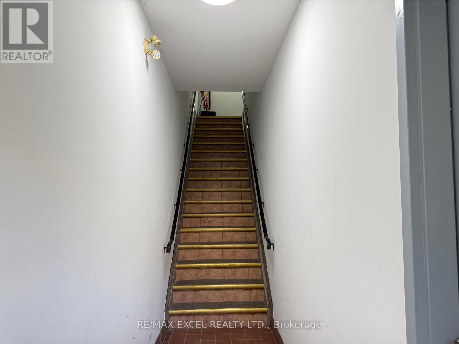 203 - 666 ST CLAIR AVENUE W, Toronto (Humewood-Cedarvale) — photo 8