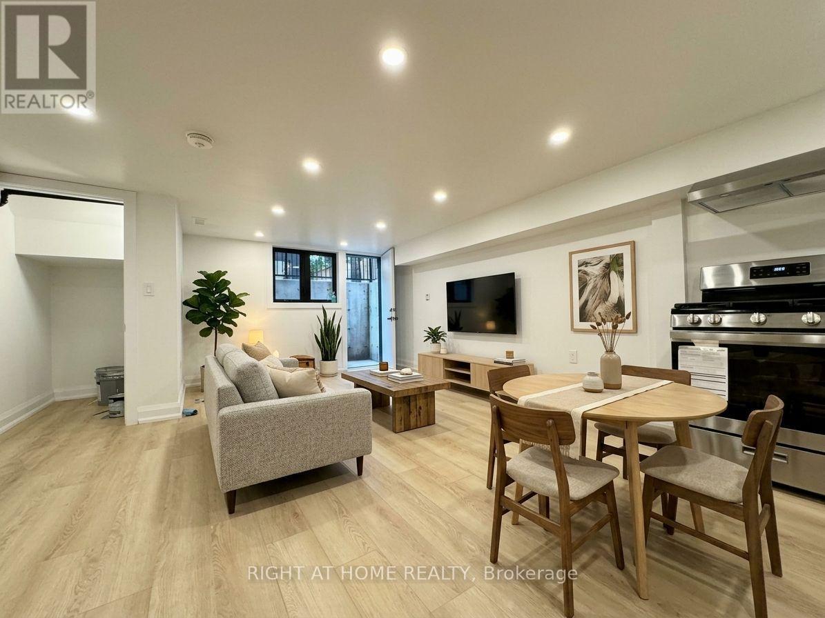 #1 - 151 GLEDHILL AVENUE, Toronto (Woodbine-Lumsden) — photo 2