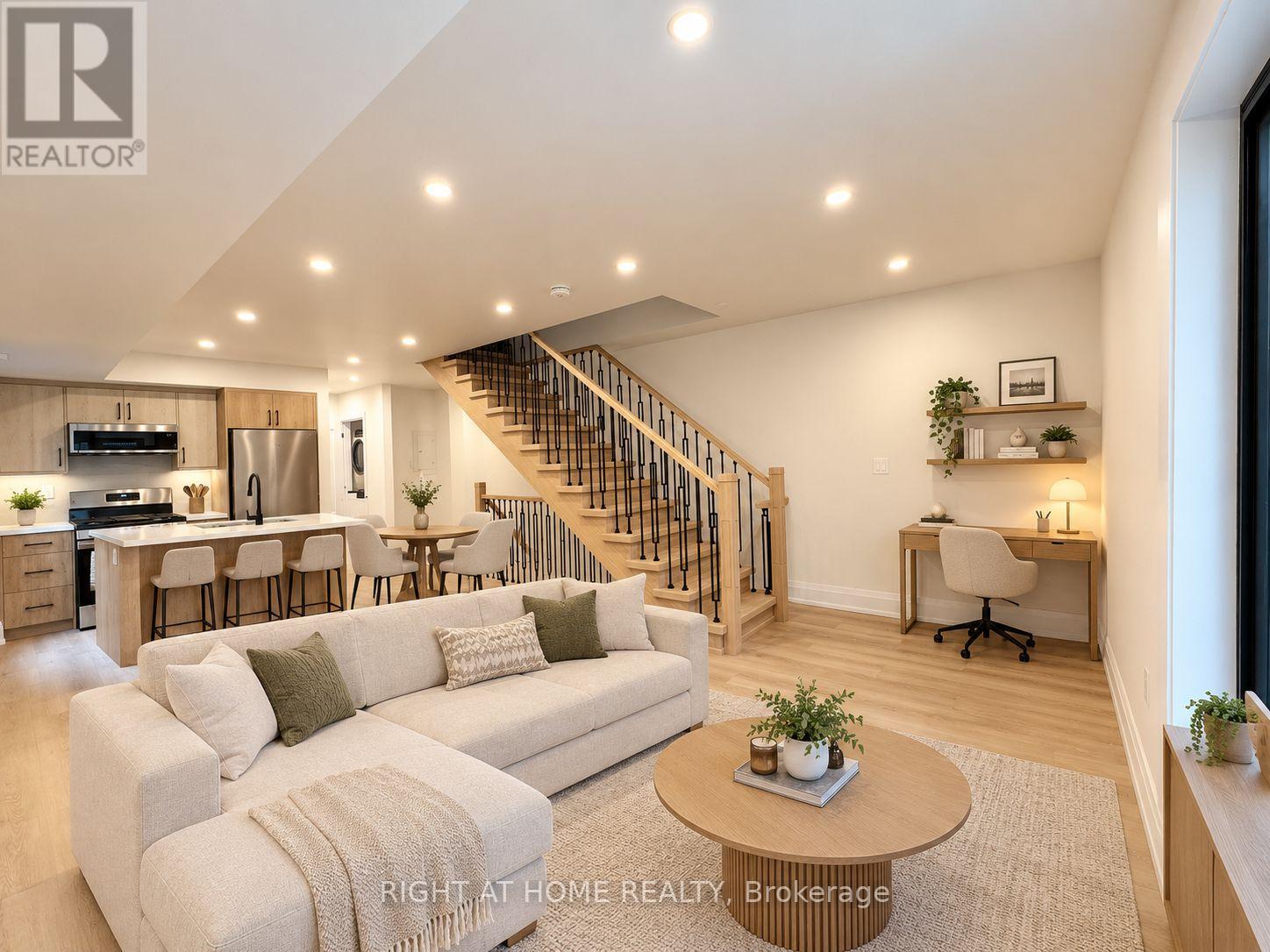 #4 - 151 GLEDHILL AVENUE, Toronto (Woodbine-Lumsden)