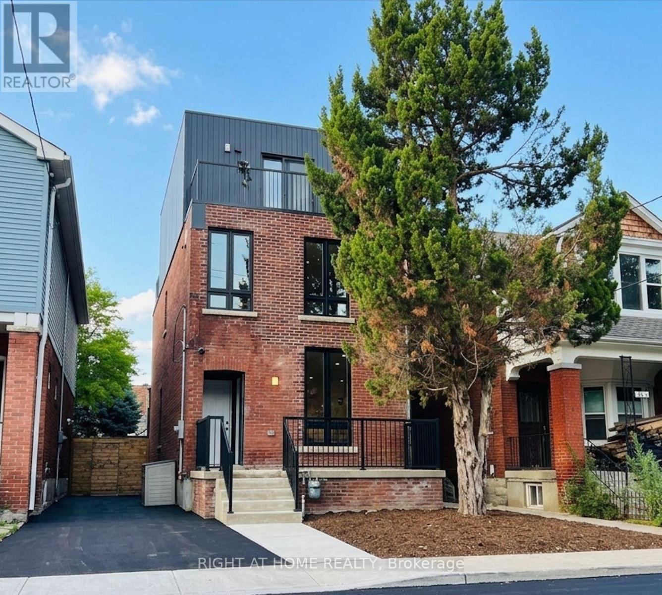 #4 - 151 GLEDHILL AVENUE, Toronto (Woodbine-Lumsden) — photo 2
