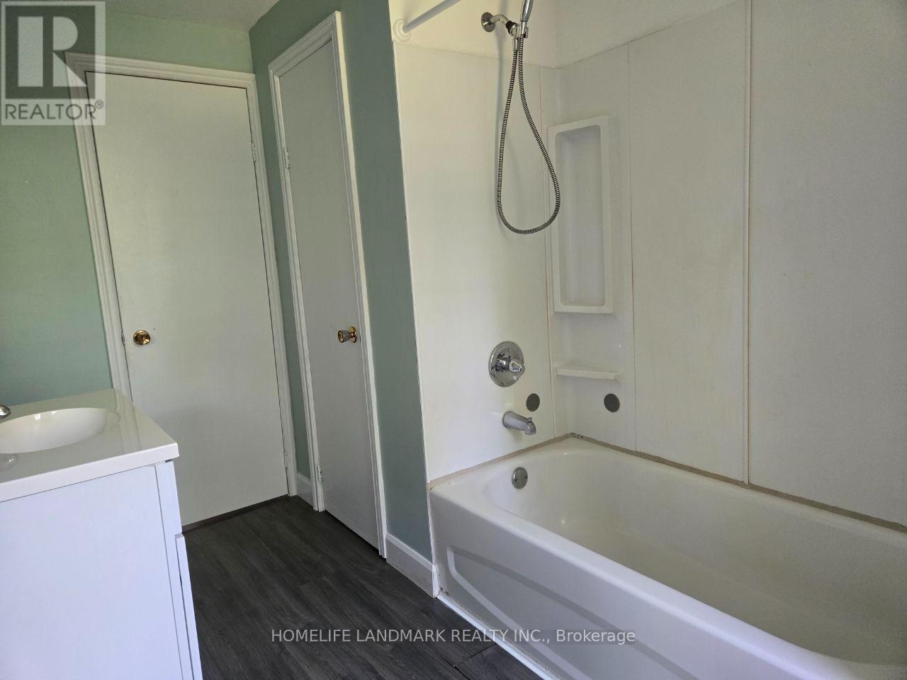 2 - 22 CENTRE STREET, Aurora (Aurora Village) — photo 10