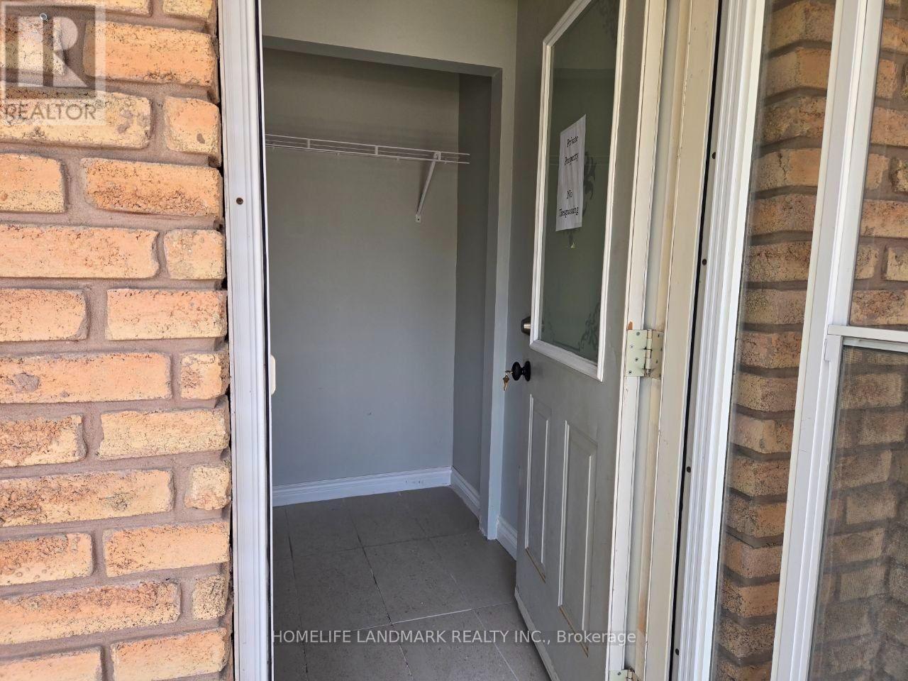 2 - 22 CENTRE STREET, Aurora (Aurora Village) — photo 3